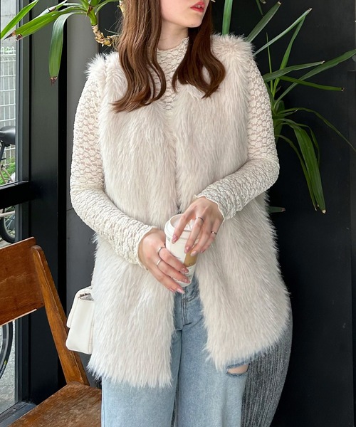 INGNI（イング）の「エコファーベスト（その他アウター・レディース・アイボリー/ライトグレー/ベージュ・M）」の9枚目の写真