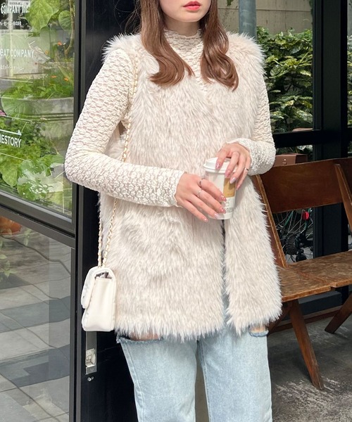 INGNI（イング）の「エコファーベスト（その他アウター・レディース・アイボリー/ライトグレー/ベージュ・M）」の14枚目の写真