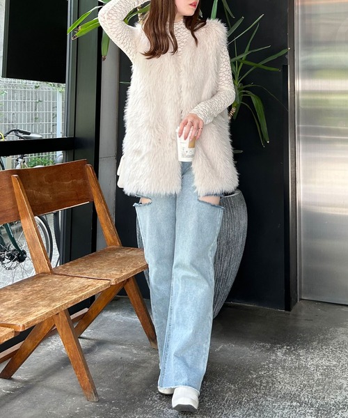 INGNI（イング）の「エコファーベスト（その他アウター・レディース・アイボリー/ライトグレー/ベージュ・M）」の11枚目の写真