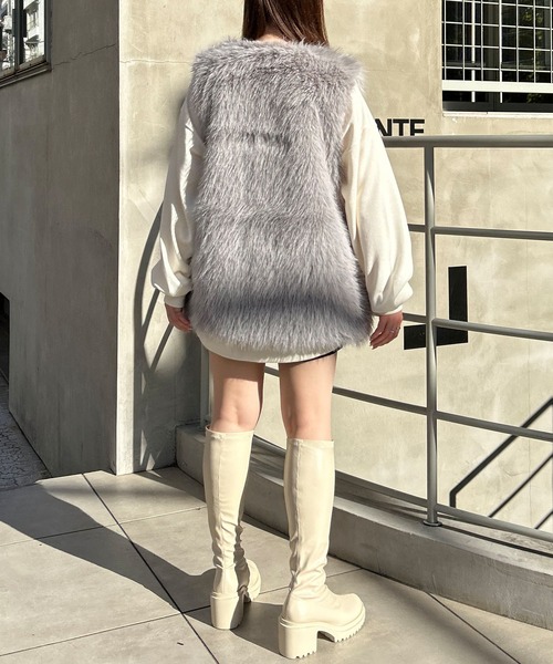 INGNI（イング）の「エコファーベスト（その他アウター・レディース・アイボリー/ライトグレー/ベージュ・M）」の19枚目の写真