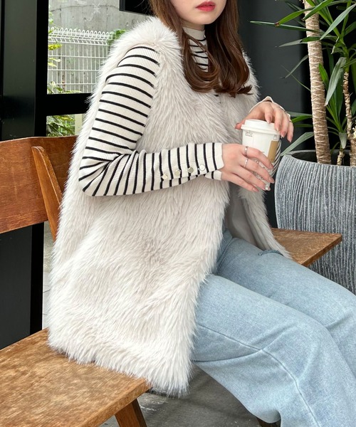 INGNI（イング）の「エコファーベスト（その他アウター・レディース・アイボリー/ライトグレー/ベージュ・M）」の20枚目の写真