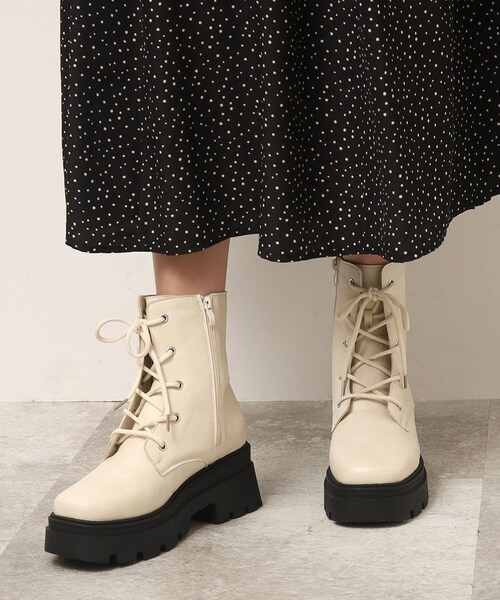SHOO・LA・RUE（シューラルー）の「◆レースアップブーツ（ブーツ・レディース・ブラック/アイボリー・35/45）」の3枚目の写真