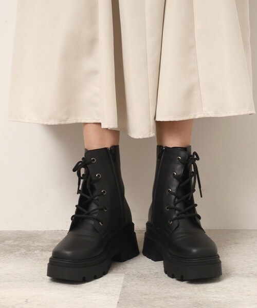 SHOO・LA・RUE（シューラルー）の「◆レースアップブーツ（ブーツ・レディース・ブラック/アイボリー・35/45）」の12枚目の写真