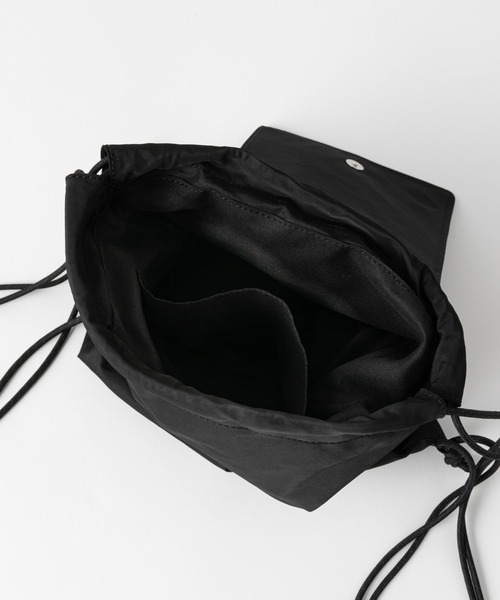 COLONY 2139（コロニートゥーワンスリーナイン）の「WEB・一部店舗限定 / ナップサック（バックパック/リュック・レディース・ベージュ/カーキ/ブラック・FREE）」の9枚目の写真