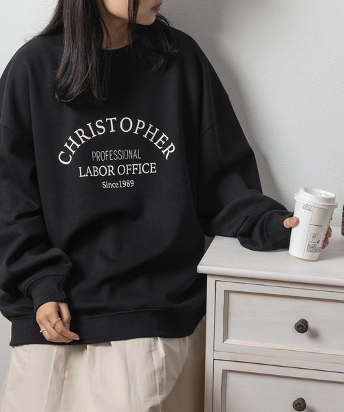 make a ray!(メイク ア レイ!)の「【0】CHRISTOPHER&BAHAMAS ヴィンテージ加工 カレッジロゴプリント スウェット/ビッグシルエット(スウェット・レディース・チャコールグレー/アッシュグレー/オートミール/ブラック系その他/グレー/シルバーグレー/ブラック/ネイビー・M/L/XL)」の3枚目の写真