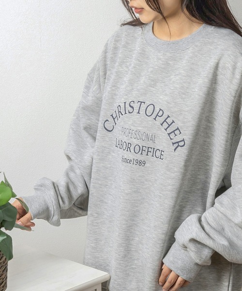 make a ray!(メイク ア レイ!)の「【0】CHRISTOPHER&BAHAMAS ヴィンテージ加工 カレッジロゴプリント スウェット/ビッグシルエット(スウェット・レディース・チャコールグレー/アッシュグレー/オートミール/ブラック系その他/グレー/シルバーグレー/ブラック/ネイビー・M/L/XL)」の6枚目の写真