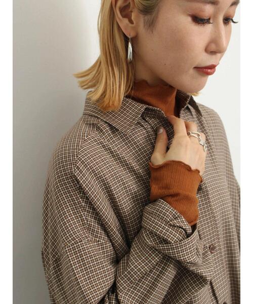 Samansa Mos2 blue（サマンサモスモスブルー）の「シアーリブハイネックロンT（Tシャツ/カットソー・レディース・ブラック/キナリ/キャメル/ブルー・F）」の4枚目の写真