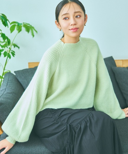 mysty woman（ミスティウーマン）の「ショートラグランリブニット　986359（ニット/セーター・レディース・ダークブラウン/ライトグリーン/グレイッシュベージュ/アイボリー・FREE）」の9枚目の写真