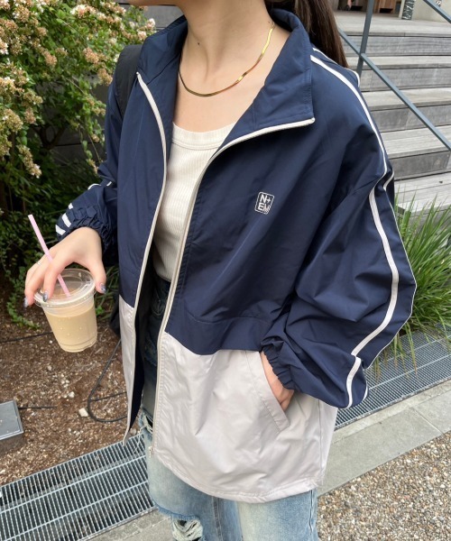 nemne store(ネンネストア)の「【低身長サイズあり】配色刺繍トラックジップブルゾン(ブルゾン・レディース・ネイビー/アイボリー/ピンク・SMALL/MEDIUM)」の10枚目の写真