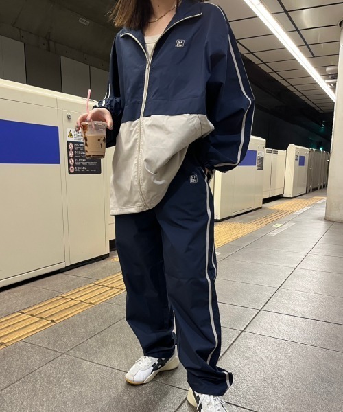 nemne store(ネンネストア)の「【低身長サイズあり】配色刺繍トラックジップブルゾン(ブルゾン・レディース・ネイビー/アイボリー/ピンク・SMALL/MEDIUM)」の13枚目の写真
