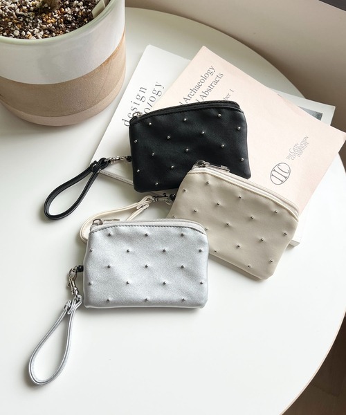 Me%（ミィパーセント）の「ドットスタッズリールパスケース　984246（パスケース・レディース・グレー/アイボリー/ブラック・FREE）」の9枚目の写真