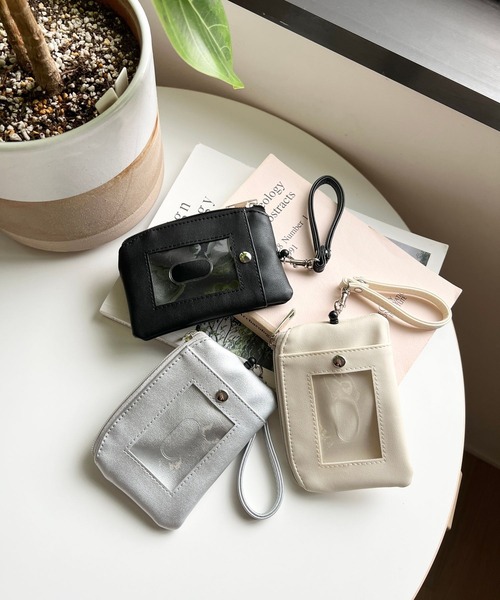 Me%（ミィパーセント）の「ドットスタッズリールパスケース　984246（パスケース・レディース・グレー/アイボリー/ブラック・FREE）」の10枚目の写真