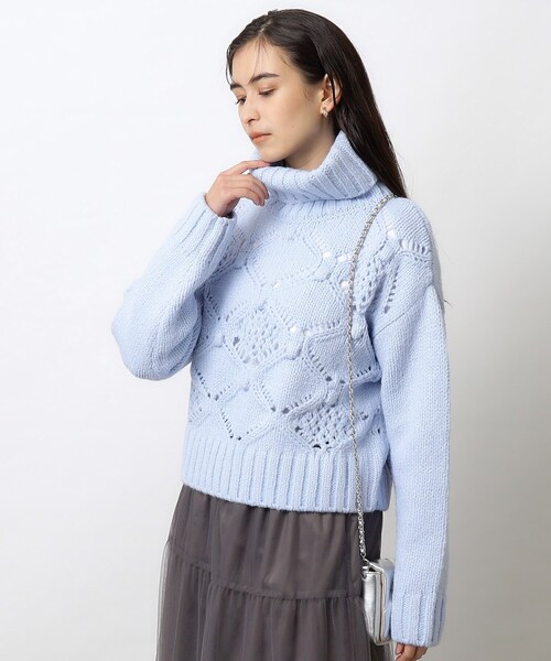 OPAQUE.CLIP（オペークドットクリップ）の「◆≪M-LLsize≫ ぽこぽこスカシ編み柄タートルニット【洗濯機洗い可】（ニット/セーター・レディース・サックスブルー/グレー/オフホワイト・38/42/40）」の3枚目の写真