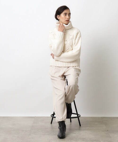 OPAQUE.CLIP（オペークドットクリップ）の「◆≪M-LLsize≫ ぽこぽこスカシ編み柄タートルニット【洗濯機洗い可】（ニット/セーター・レディース・サックスブルー/グレー/オフホワイト・38/42/40）」の5枚目の写真