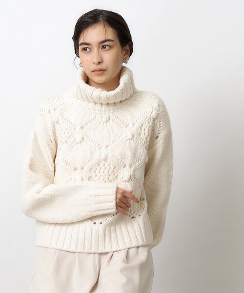 OPAQUE.CLIP（オペークドットクリップ）の「◆≪M-LLsize≫ ぽこぽこスカシ編み柄タートルニット【洗濯機洗い可】（ニット/セーター・レディース・サックスブルー/グレー/オフホワイト・38/42/40）」の6枚目の写真