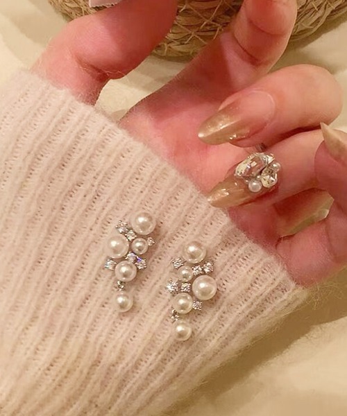 Lace Ladies(レースレディース)の「パール × ビジュー ビッグモチーフ ピアス イヤリング(ピアス(両耳用)・レディース・シルバー系1/シルバー系2・FREE)」の3枚目の写真