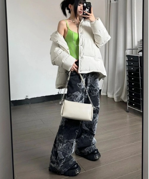 VIBGYOR(ヴィブジョー)の「【バーレスク】チャイナドラゴンデニムパンツ(BQ)(デニムパンツ・レディース・ブラック・MEDIUM/LARGE)」の12枚目の写真