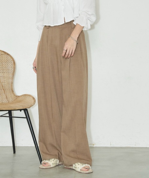 Auntie Rosa Holiday（アンティローザホリデー）の「ツータックワイド