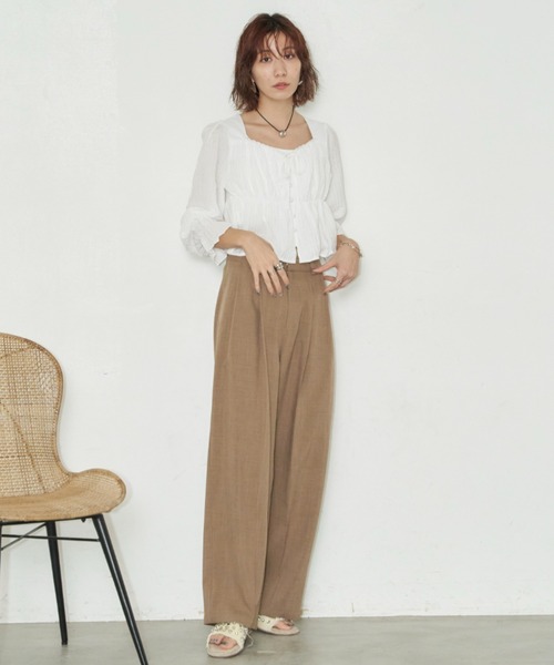 Auntie Rosa Holiday（アンティローザホリデー）の「ツータックワイドスラックス / サイズ展開あり（スラックス・レディース・ベージュ/ブラック/グレー/イエロー・LARGE/SMALL/MEDIUM）」の9枚目の写真