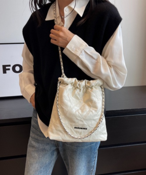 Ritzy(リッツィー)の「キルティングチェーン ショルダーバッグ(ショルダーバッグ・レディース・シルバー/ブラック/ホワイト・FREE)」の6枚目の写真