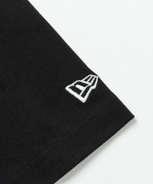 NEW ERA（ニューエラ）の「【NEW ERA】S/S Cotton Tee ARCHIVE LOGO BLK WHI（Tシャツ/カットソー・メンズ・ブラック×ホワイト・MEDIUM/X-LARGE/LARGE）」の6枚目の写真