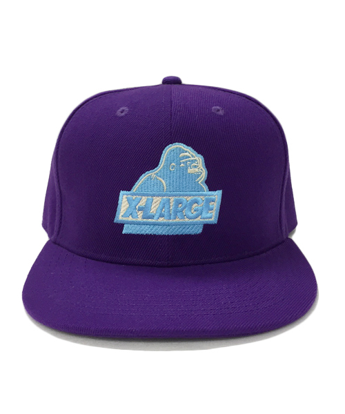 XLARGE(エクストララージ)の「SLANTED OG SNAPBACK CAP(キャップ・メンズ・ブラック/パープル/レッド・ONE SIZE)」の2枚目の写真