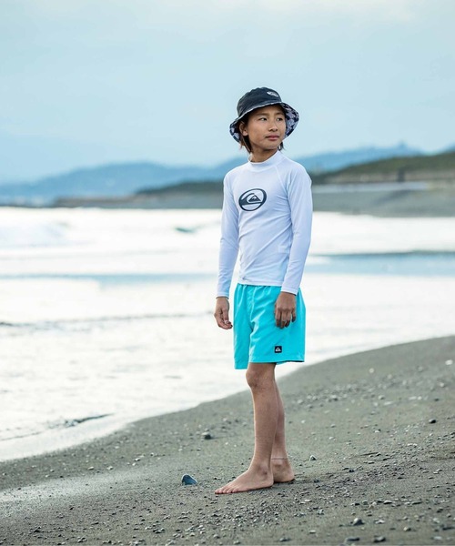 Quiksilver（クイックシルバー）の「SATURN LR YOUTH/クイックシルバーキッズ長袖ワンポイントロゴラッシュガード(水着)（ラッシュガード・キッズ・ホワイト/ブラック系その他/ブラック/カーキ・110/120/130/140/160/150）」の7枚目の写真