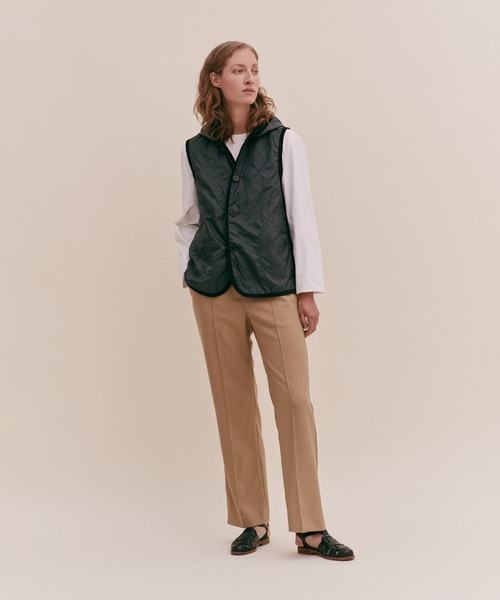LAVENHAM(ラベンハム)の「Unwadded Barton Womens / アンワディッド バートン ウィメンズ(ベスト・レディース・ネイビー/ブラック/ベージュ系その他2/オフホワイト/ダークブラック・8/12/16/10/14/6)」の6枚目の写真
