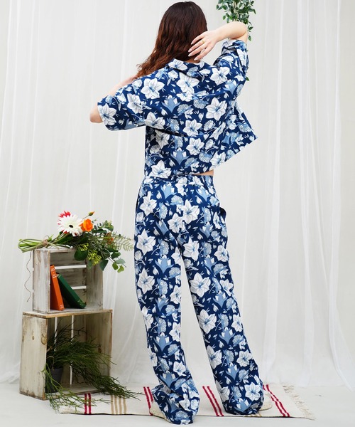 Hurley　水陸両用パンツセットアップ（ネイビー花柄） Hurley 水陸両用パンツセットアップ（ネイビー花柄）