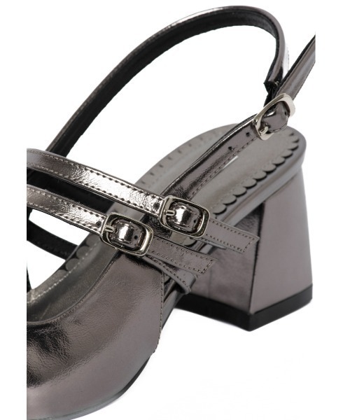 R&E（アールアンドイー）の「【REZOY】Wベルトバックストラップスクエアトゥパンプス（パンプス・レディース・アイボリー/ブラック/シルバー/Black/シルバー系・22.5cm/23cm/23.5cm/24cm/24.5cm/22cm）」の19枚目の写真