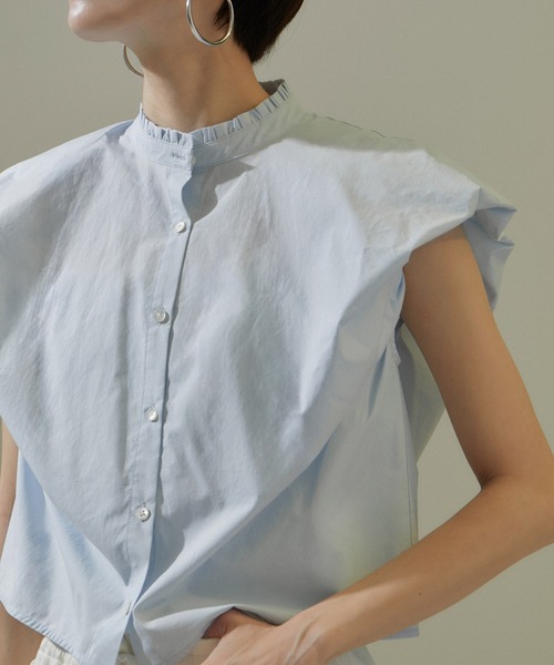 SALON adam et rope'(サロン アダム エ ロペ)の「【WEB限定】パフスリーブコンパクトブラウス/フリルカラー/24SS(シャツ/ブラウス・レディース・ホワイト/ブラック/サックスブルー・FREE)」の3枚目の写真