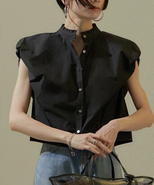 SALON adam et rope'(サロン アダム エ ロペ)の「【WEB限定】パフスリーブコンパクトブラウス/フリルカラー/24SS(シャツ/ブラウス・レディース・ホワイト/ブラック/サックスブルー・FREE)」の2枚目の写真