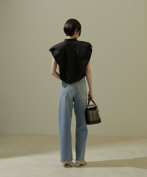 SALON adam et rope'(サロン アダム エ ロペ)の「【WEB限定】パフスリーブコンパクトブラウス/フリルカラー/24SS(シャツ/ブラウス・レディース・ホワイト/ブラック/サックスブルー・FREE)」の7枚目の写真