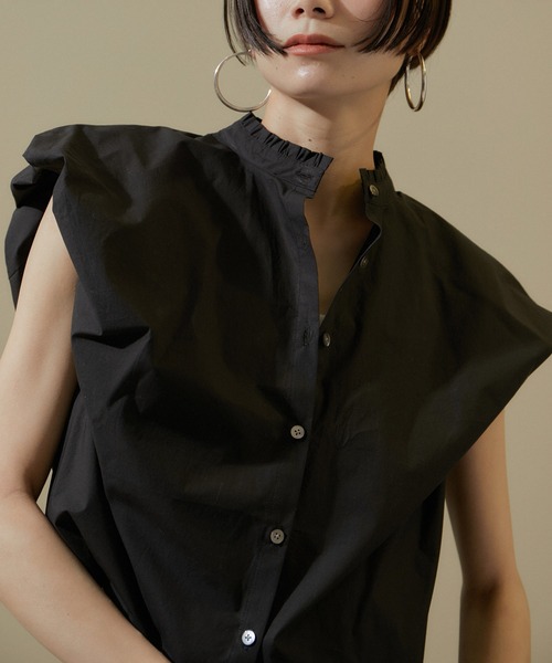SALON adam et rope'(サロン アダム エ ロペ)の「【WEB限定】パフスリーブコンパクトブラウス/フリルカラー/24SS(シャツ/ブラウス・レディース・ホワイト/ブラック/サックスブルー・FREE)」の11枚目の写真