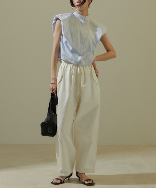 SALON adam et rope'(サロン アダム エ ロペ)の「【WEB限定】パフスリーブコンパクトブラウス/フリルカラー/24SS(シャツ/ブラウス・レディース・ホワイト/ブラック/サックスブルー・FREE)」の16枚目の写真
