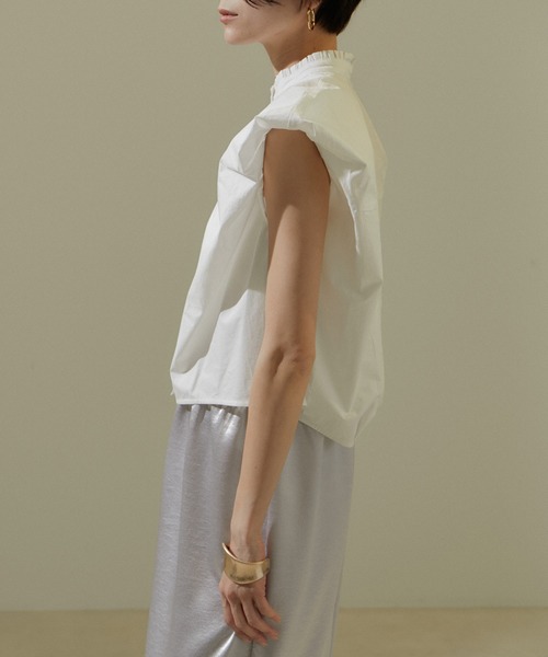 SALON adam et rope'(サロン アダム エ ロペ)の「【WEB限定】パフスリーブコンパクトブラウス/フリルカラー/24SS(シャツ/ブラウス・レディース・ホワイト/ブラック/サックスブルー・FREE)」の20枚目の写真