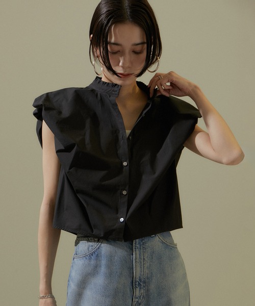 SALON adam et rope'(サロン アダム エ ロペ)の「【WEB限定】パフスリーブコンパクトブラウス/フリルカラー/24SS(シャツ/ブラウス・レディース・ホワイト/ブラック/サックスブルー・FREE)」の4枚目の写真