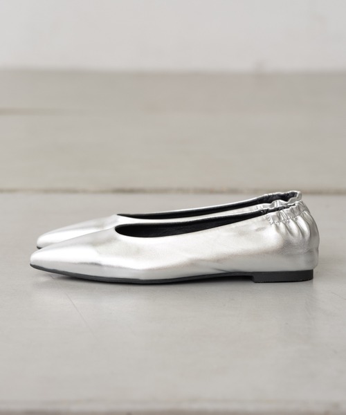 Lui's(ルイス)の「ポインテッドトゥフラットシューズ(パンプス・レディース・ブラック/シルバー・23.5/24.5)」の8枚目の写真