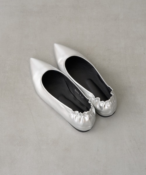 Lui's(ルイス)の「ポインテッドトゥフラットシューズ(パンプス・レディース・ブラック/シルバー・23.5/24.5)」の7枚目の写真