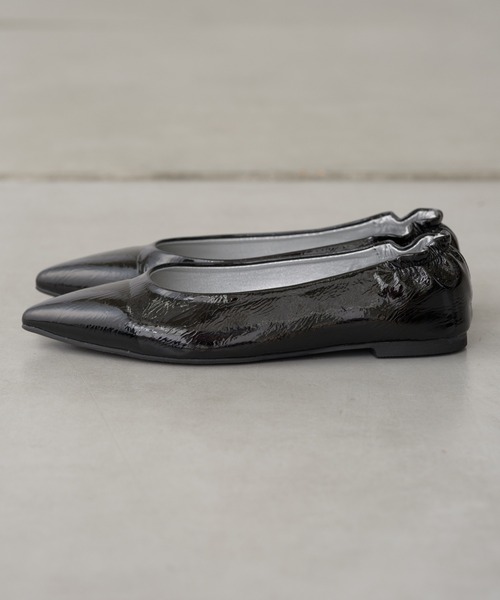 Lui's(ルイス)の「ポインテッドトゥフラットシューズ(パンプス・レディース・ブラック/シルバー・23.5/24.5)」の3枚目の写真