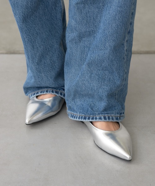Lui's(ルイス)の「ポインテッドトゥフラットシューズ(パンプス・レディース・ブラック/シルバー・23.5/24.5)」の5枚目の写真