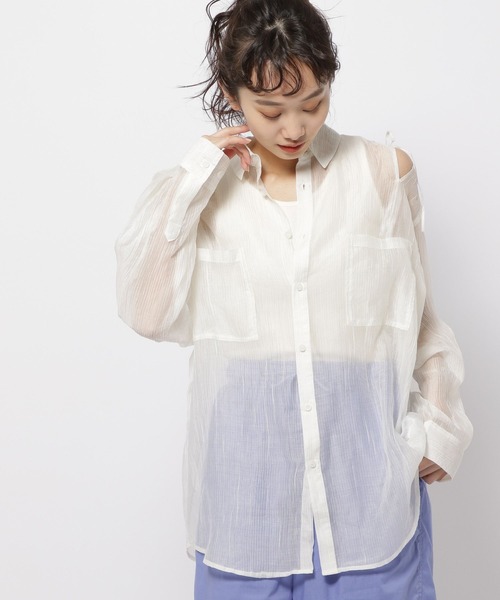 niko and...（ニコアンド）の「スリットシアーBIGシャツ（シャツ/ブラウス・レディース・チャコール/アイボリー/ピンク/イエロー・FREE）」の2枚目の写真