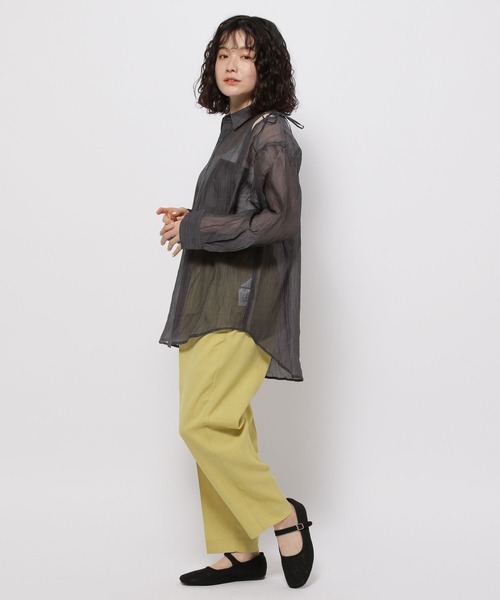 niko and...（ニコアンド）の「スリットシアーBIGシャツ（シャツ/ブラウス・レディース・チャコール/アイボリー/ピンク/イエロー・FREE）」の6枚目の写真