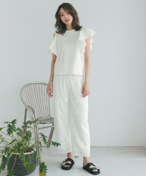 DONOBAN(ドノバン)の「フリルショルダーTee(Tシャツ/カットソー・レディース・ホワイト/ブラック・F)」の3枚目の写真