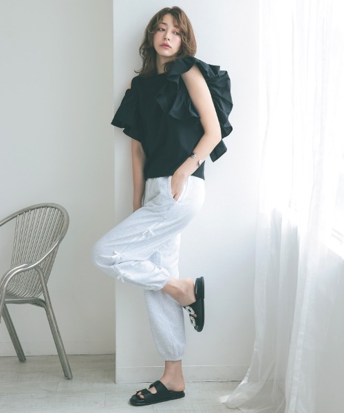DONOBAN(ドノバン)の「フリルショルダーTee(Tシャツ/カットソー・レディース・ホワイト/ブラック・F)」の7枚目の写真