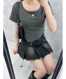 アシンメトリーヘムカットソー