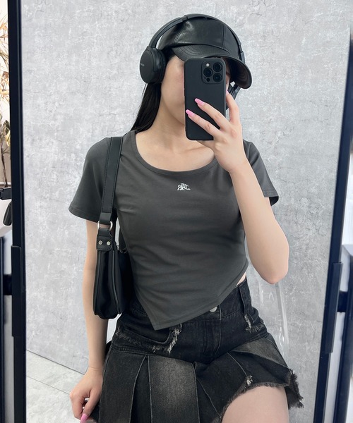 Figments(フィグメンツ)の「アシンメトリーヘムカットソー(Tシャツ/カットソー・レディース・ブラック/スミクロ・FREE)」の17枚目の写真