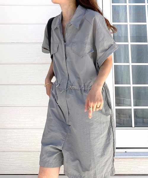 Q（キュー）の「サファリショートコンビネゾン（つなぎ/オールインワン・レディース・ライトグレー/オリーブ・MEDIUM）」の3枚目の写真