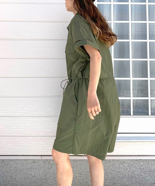 Q（キュー）の「サファリショートコンビネゾン（つなぎ/オールインワン・レディース・ライトグレー/オリーブ・MEDIUM）」の16枚目の写真