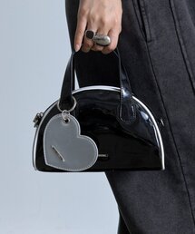 RAY CASSIN | チャーム付きエナメルバッグ(ショルダーバッグ)